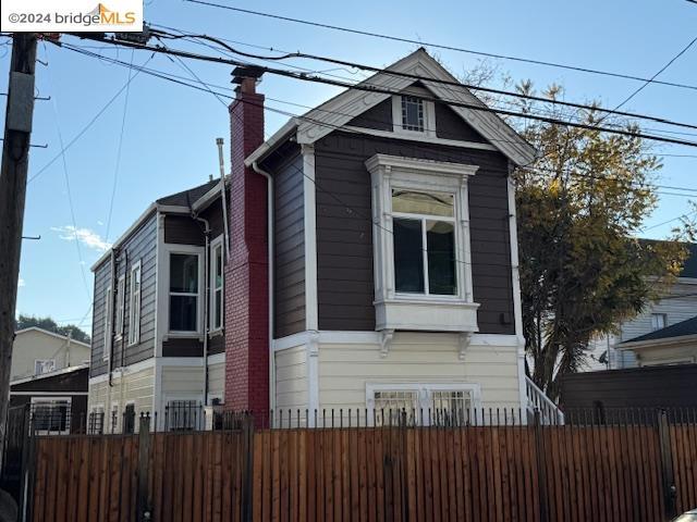 719 35th St Property Photo