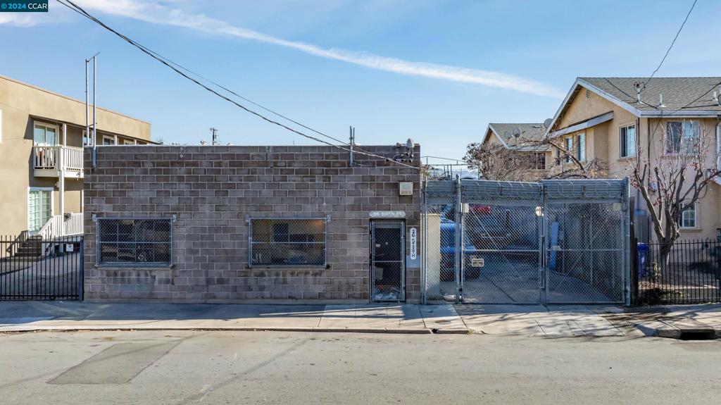 26 6th St Property Photo 3