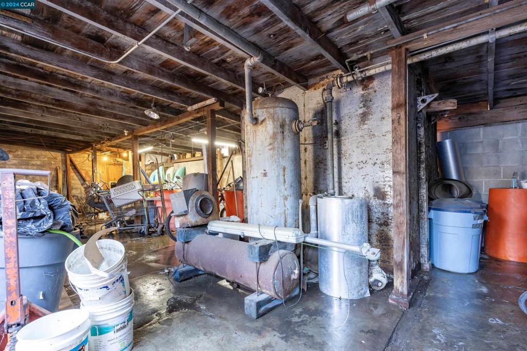 26 6th St Property Photo 15