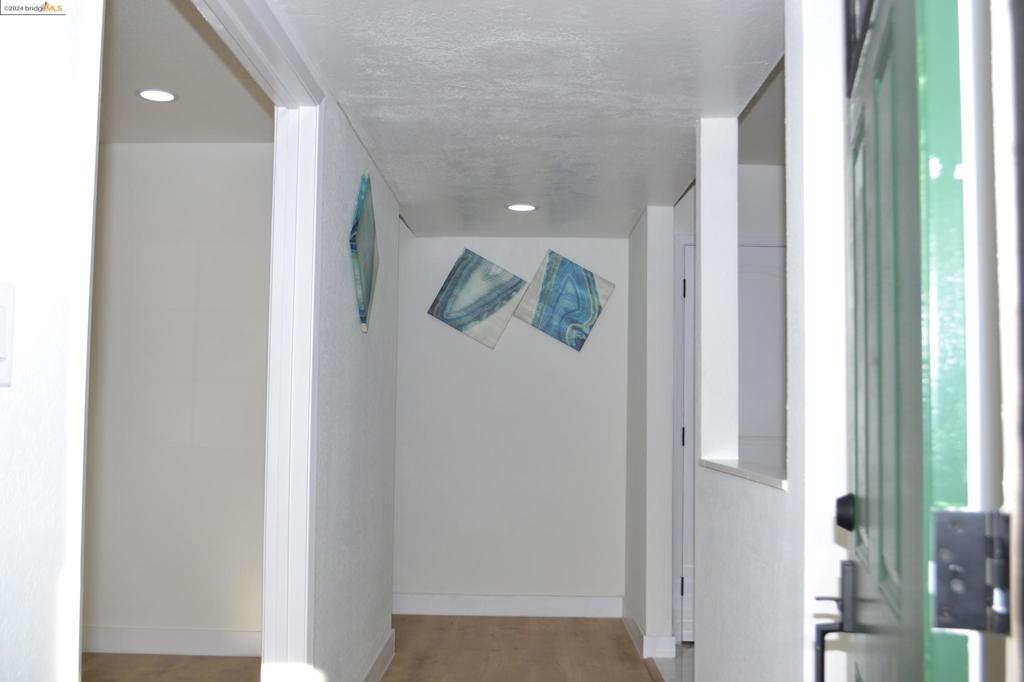 2215 Birch Ct Property Photo 6
