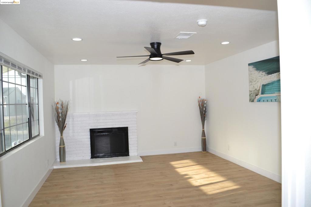 2215 Birch Ct Property Photo 10