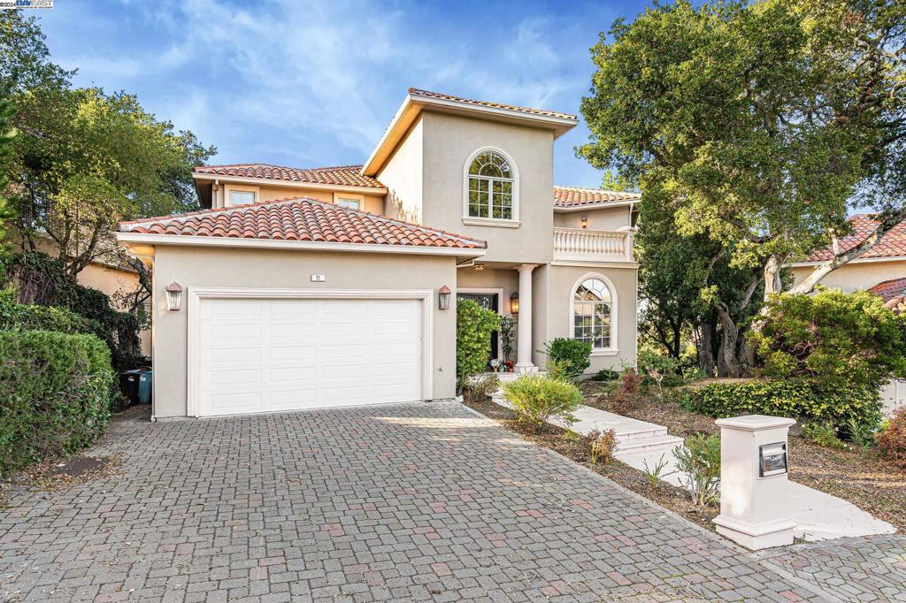 11 La Strada Property Photo