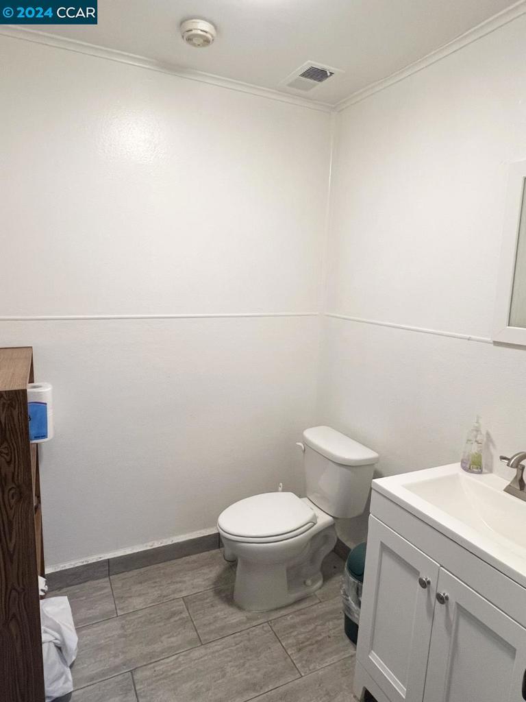 1049 Shary Cir Property Photo 16