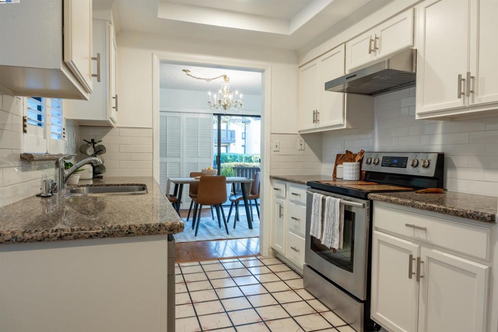 14175 Seagate Dr. Property Photo 3