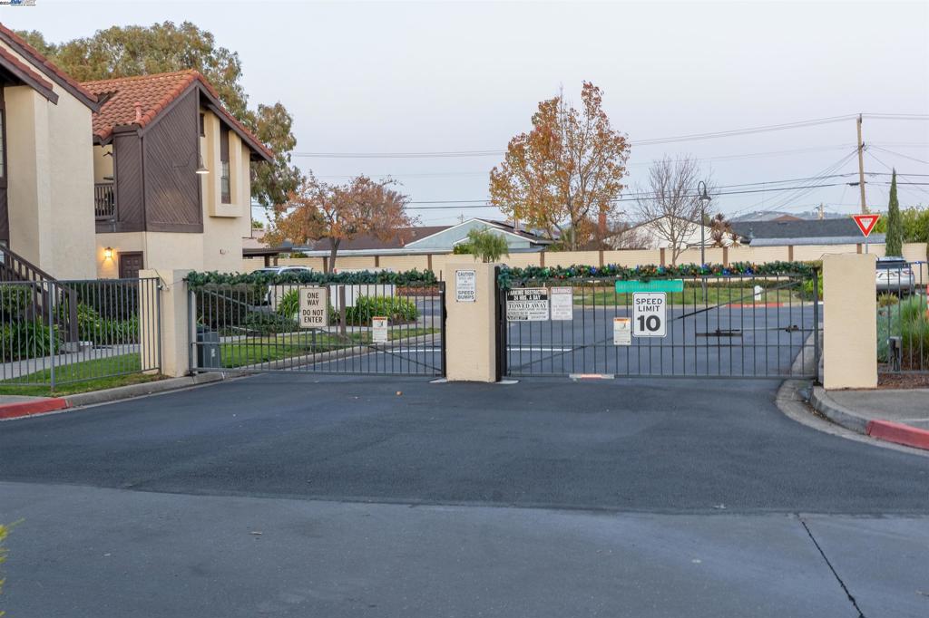 14175 Seagate Dr. Property Photo 31