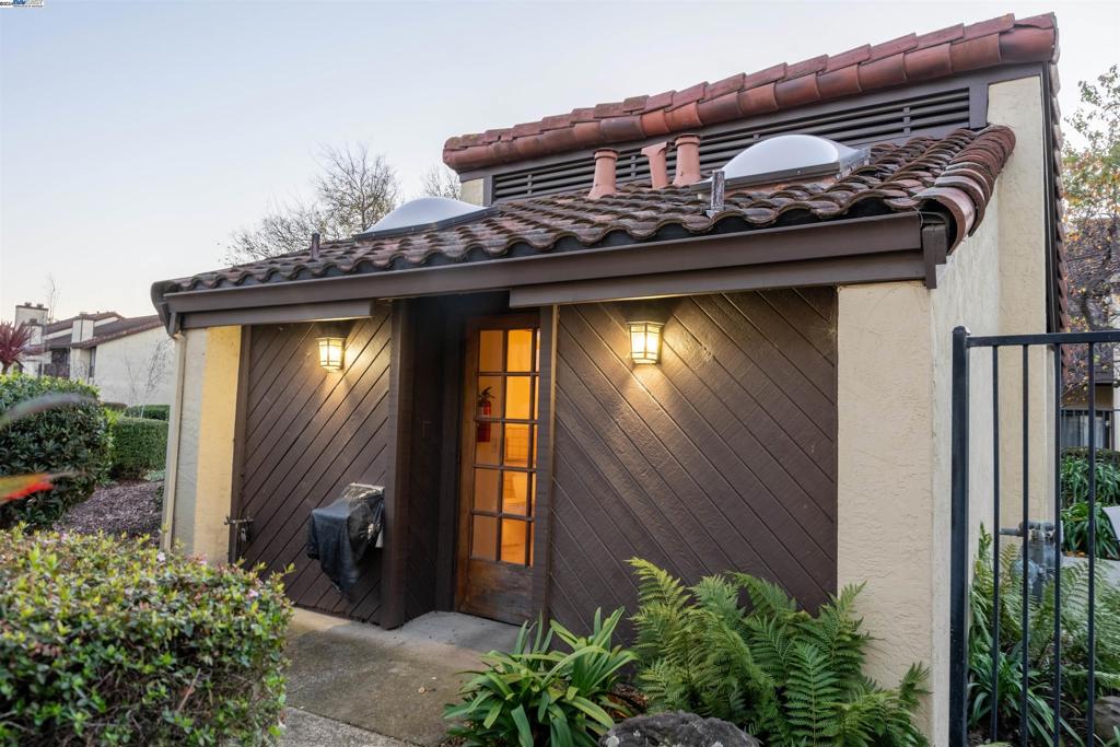 14175 Seagate Dr. Property Photo 33