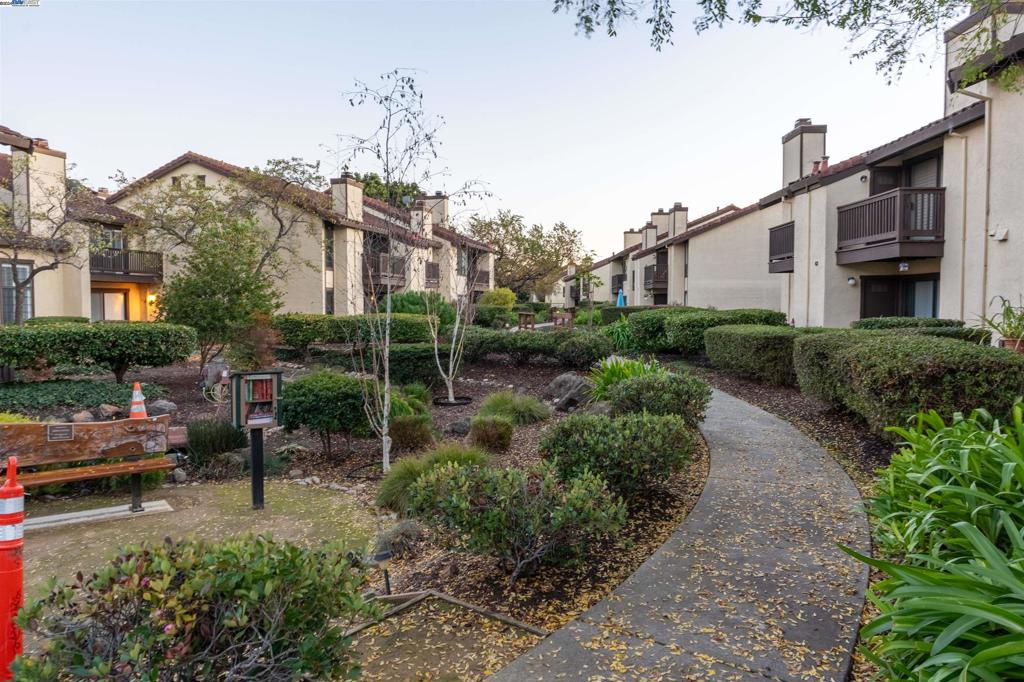 14175 Seagate Dr. Property Photo 34