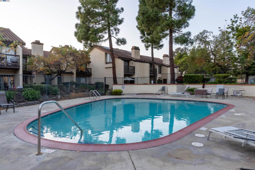 14175 Seagate Dr. Property Photo 36