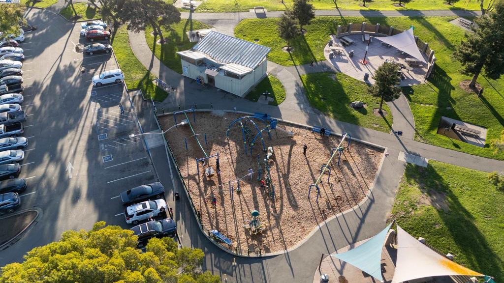 14175 Seagate Dr. Property Photo 41