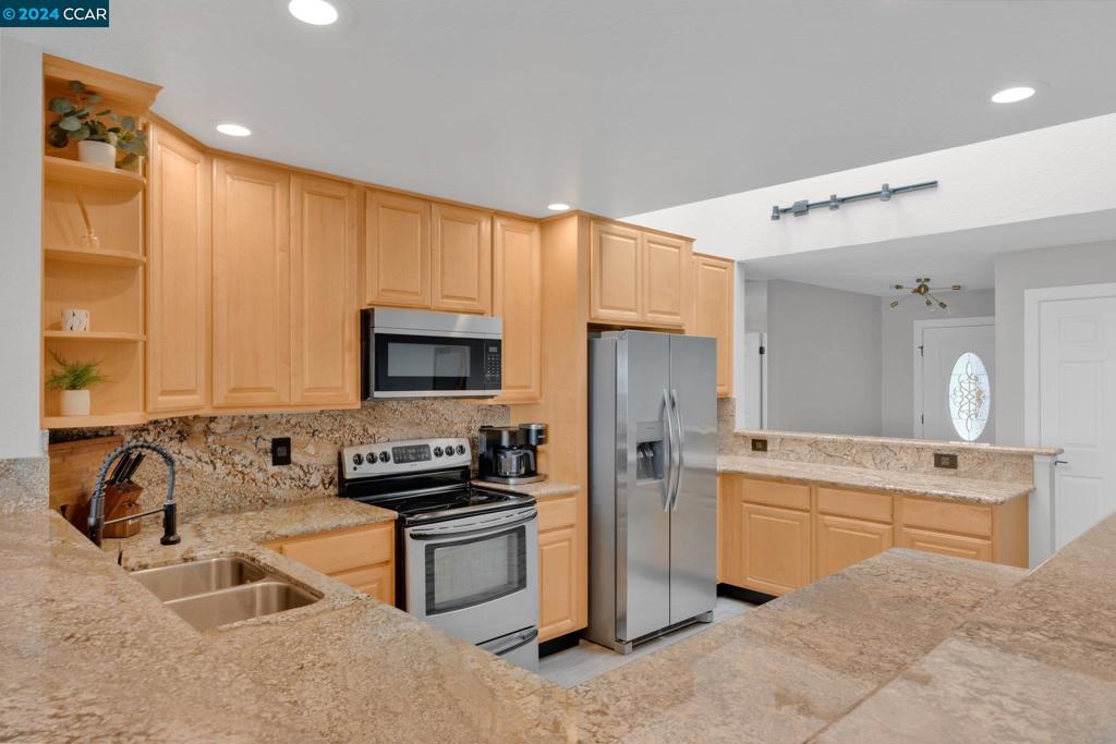330 Discovery Bay Blvd Property Photo 11