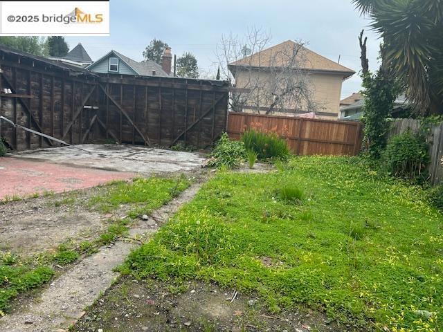 574 61st St Property Photo 7