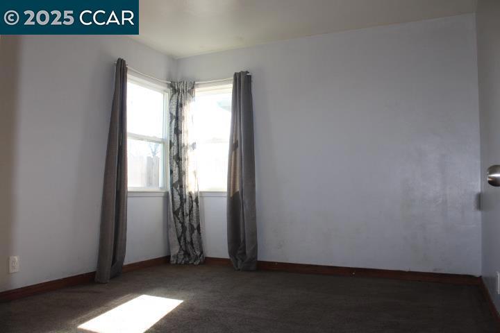 2420 Clare St Property Photo 8