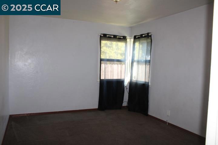 2420 Clare St Property Photo 11