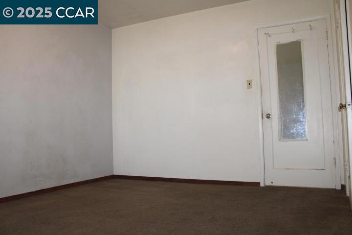 2420 Clare St Property Photo 12