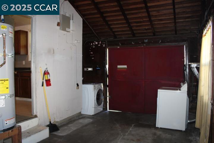 2420 Clare St Property Photo 13