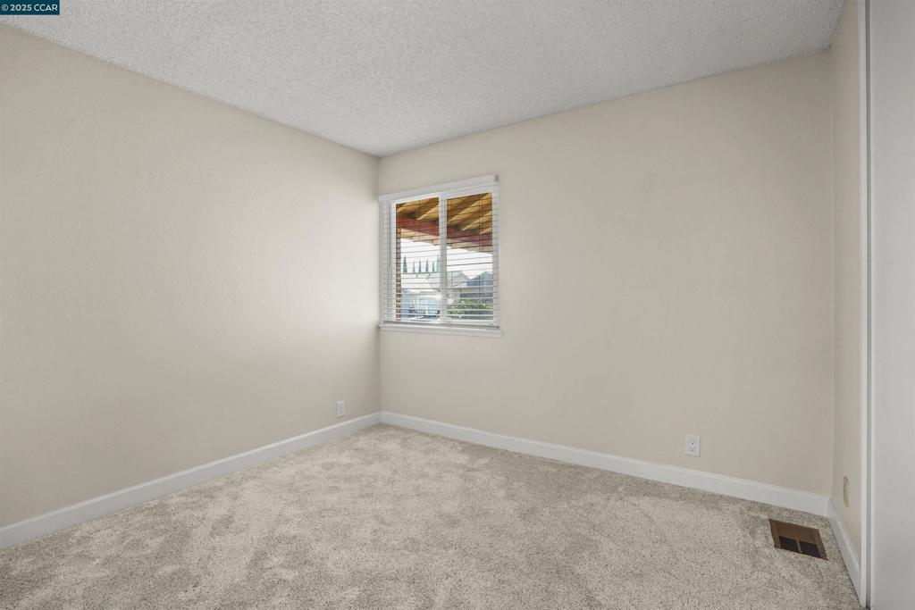 782 Ash Ct Property Photo 17