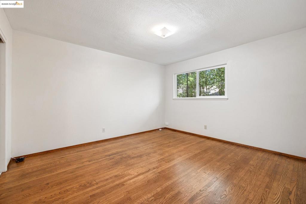 1612 Parker St Property Photo 5
