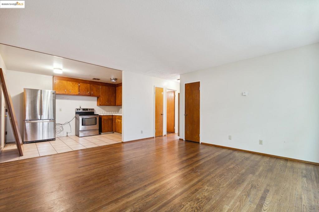 1612 Parker St Property Photo 8