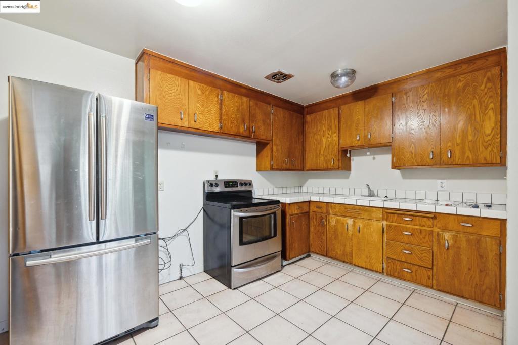 1612 Parker St Property Photo 10