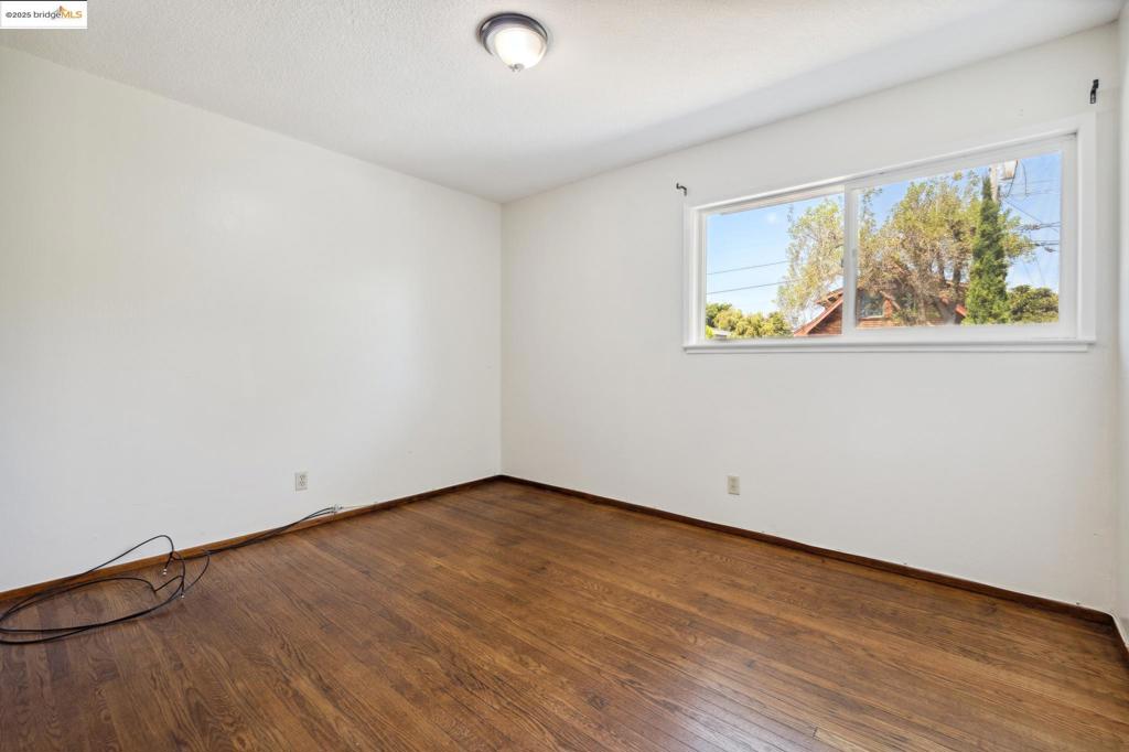 1612 Parker St Property Photo 12