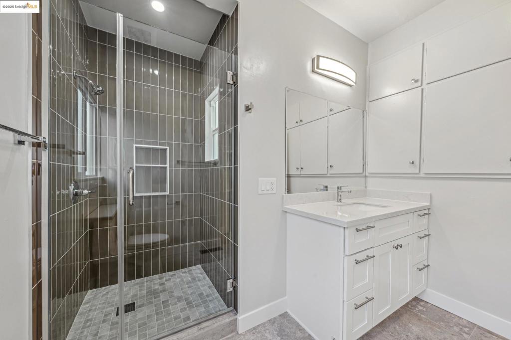 1001 Macarthur Blvd Property Photo 31