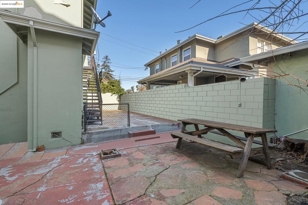 1001 Macarthur Blvd Property Photo 34