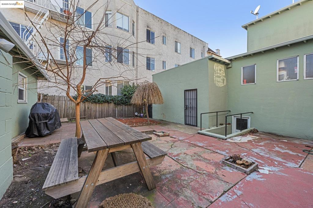 1001 Macarthur Blvd Property Photo 35