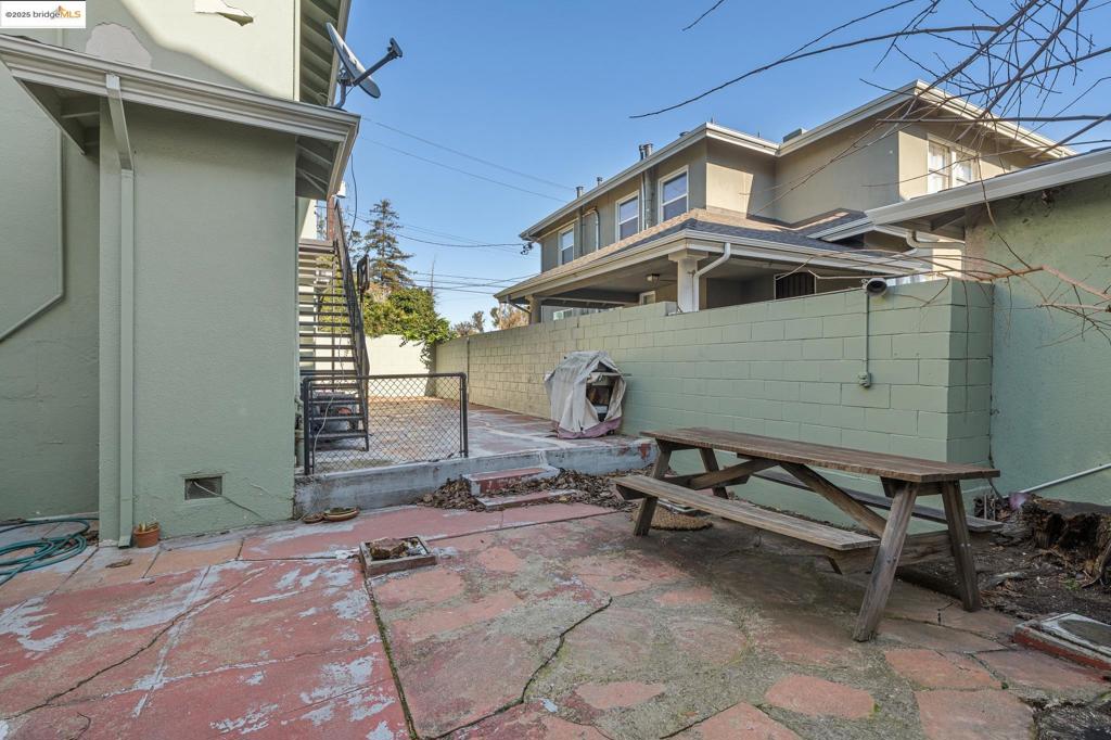 1001 Macarthur Blvd Property Photo 37
