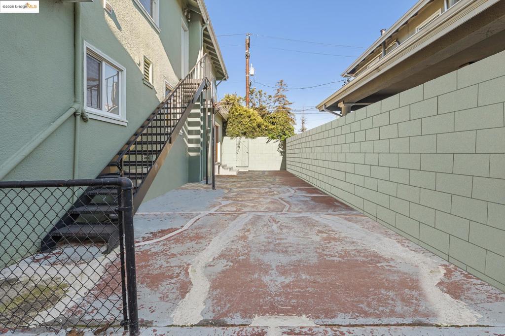 1001 Macarthur Blvd Property Photo 39