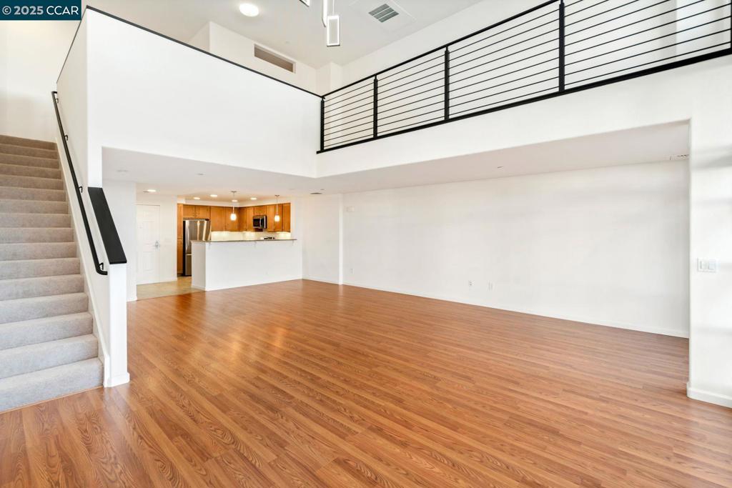 1363 El Camino Real Property Photo 4