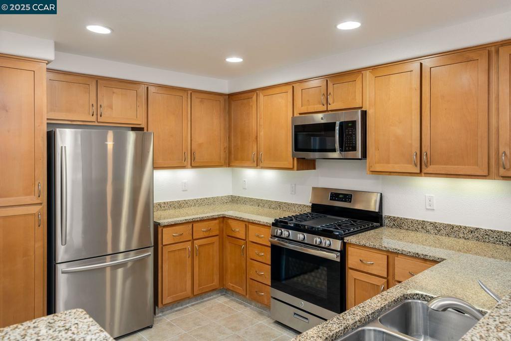 1363 El Camino Real Property Photo 11