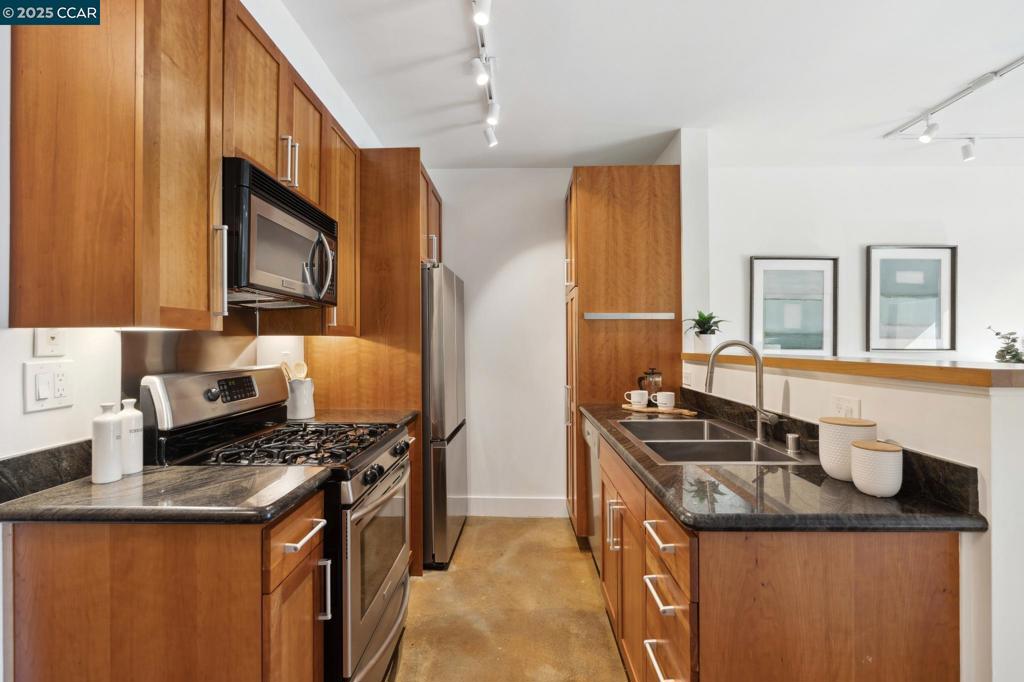 4811 Telegraph Ave 203 Property Photo 12