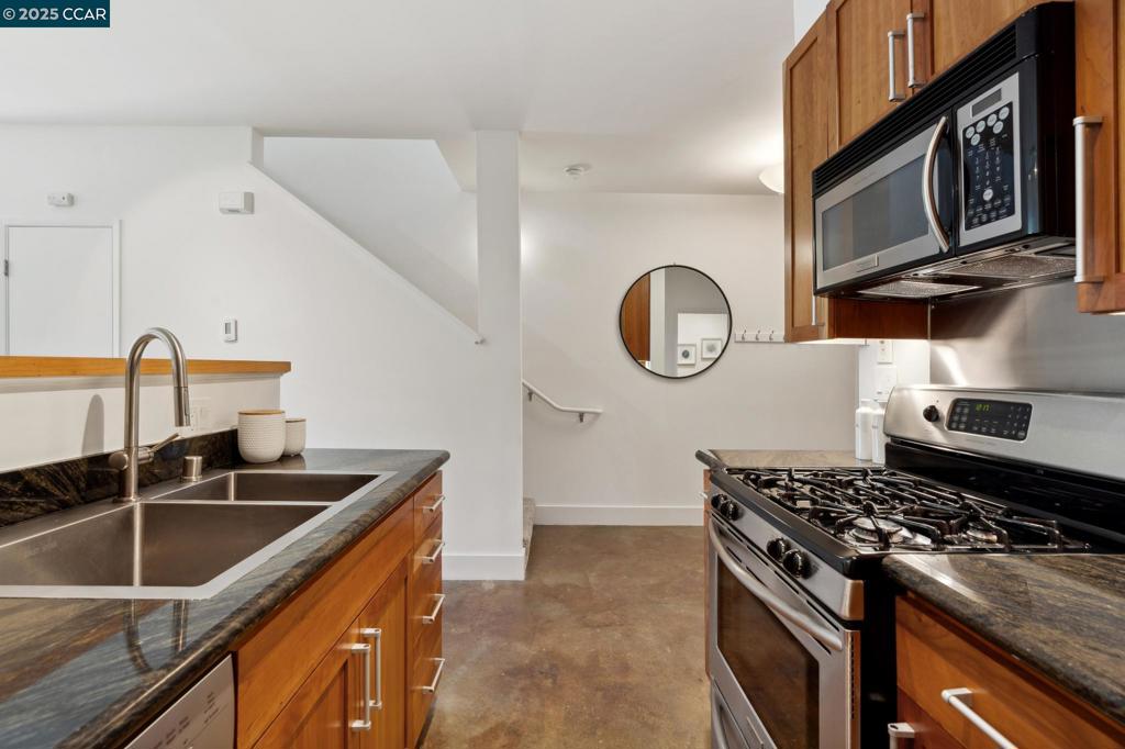 4811 Telegraph Ave 203 Property Photo 16