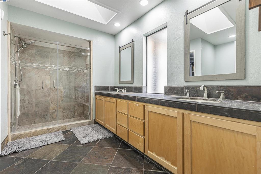 2256 Cove Ct Property Photo 17