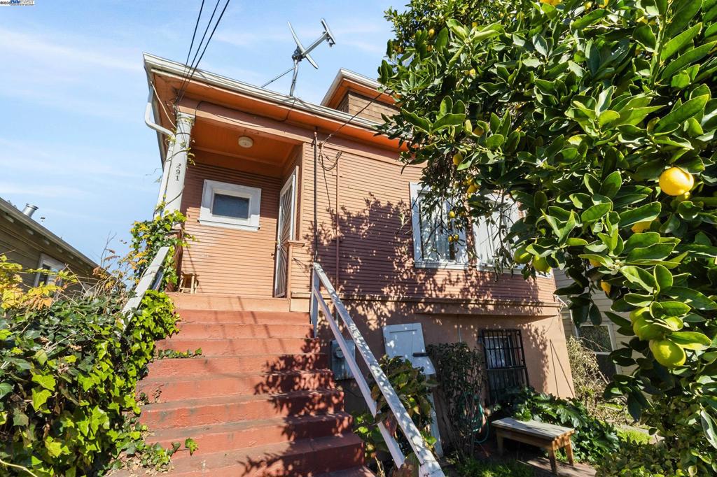 2918 Foothill Blvd Property Photo 1