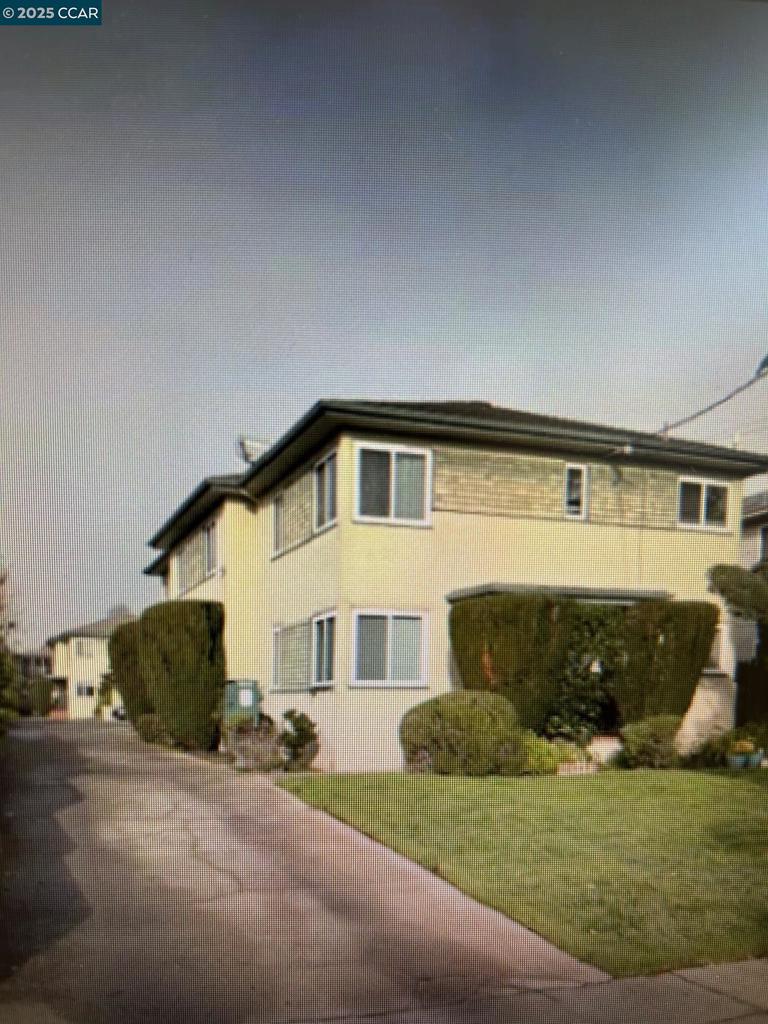 1335 Pearl St Property Photo 1