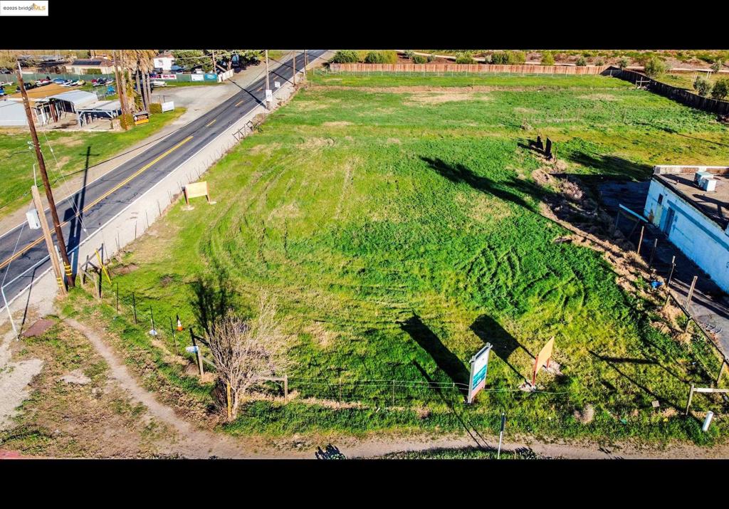6464 Bethel Island Rd Property Photo 2