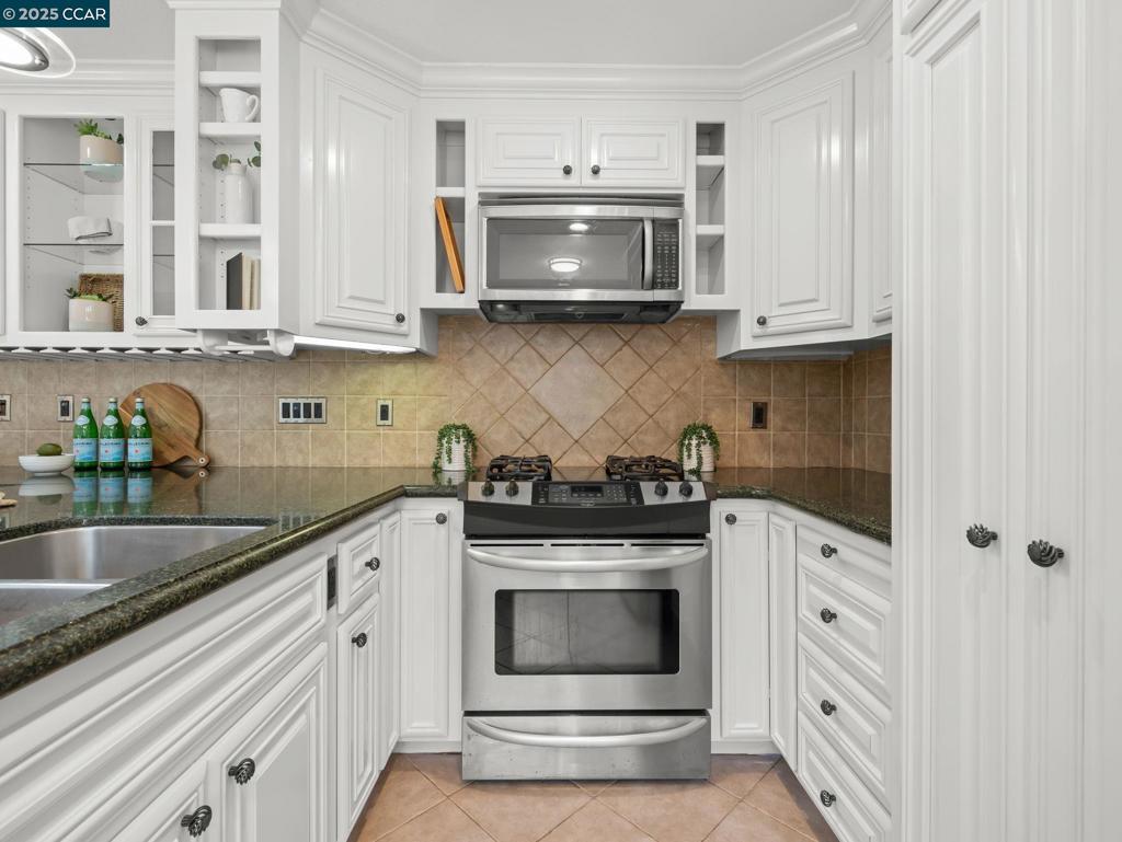 200 El Dorado Ave 17 Property Photo 3