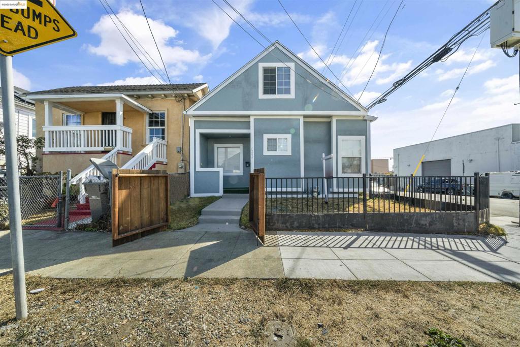 1202 51st Ave Property Photo 1