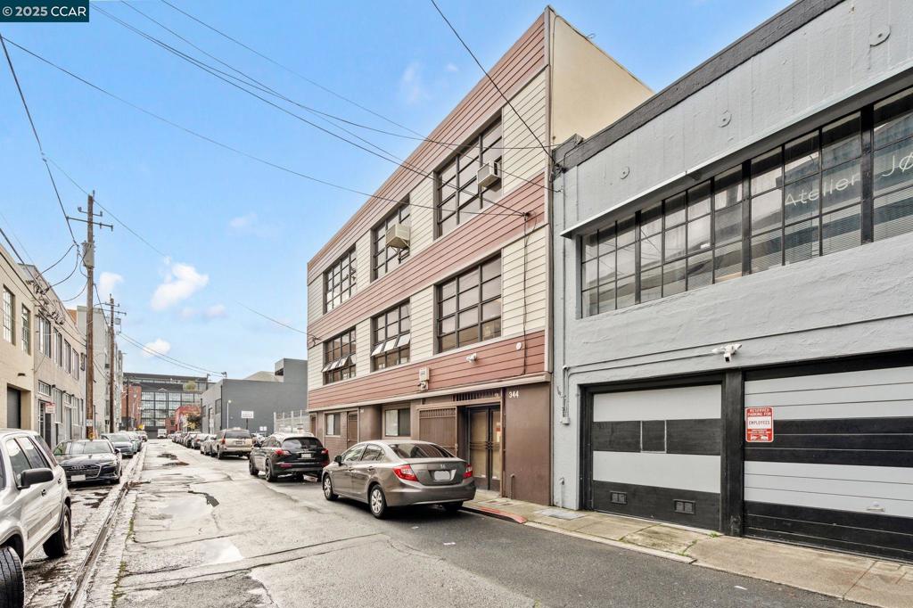 344 Harriet St Property Photo 2