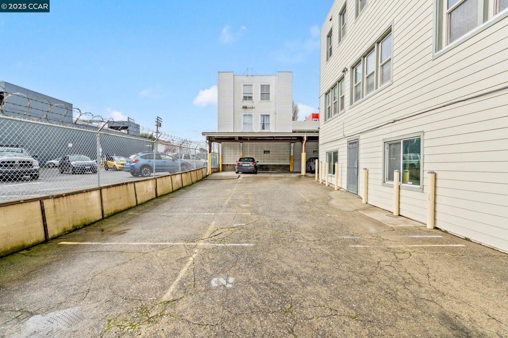344 Harriet St Property Photo 5