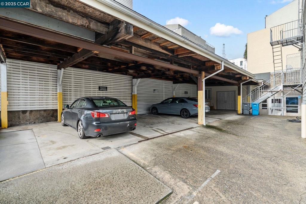 344 Harriet St Property Photo 6