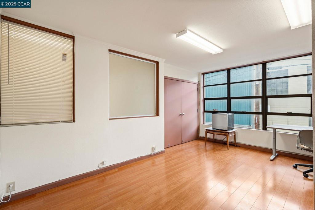 344 Harriet St Property Photo 12