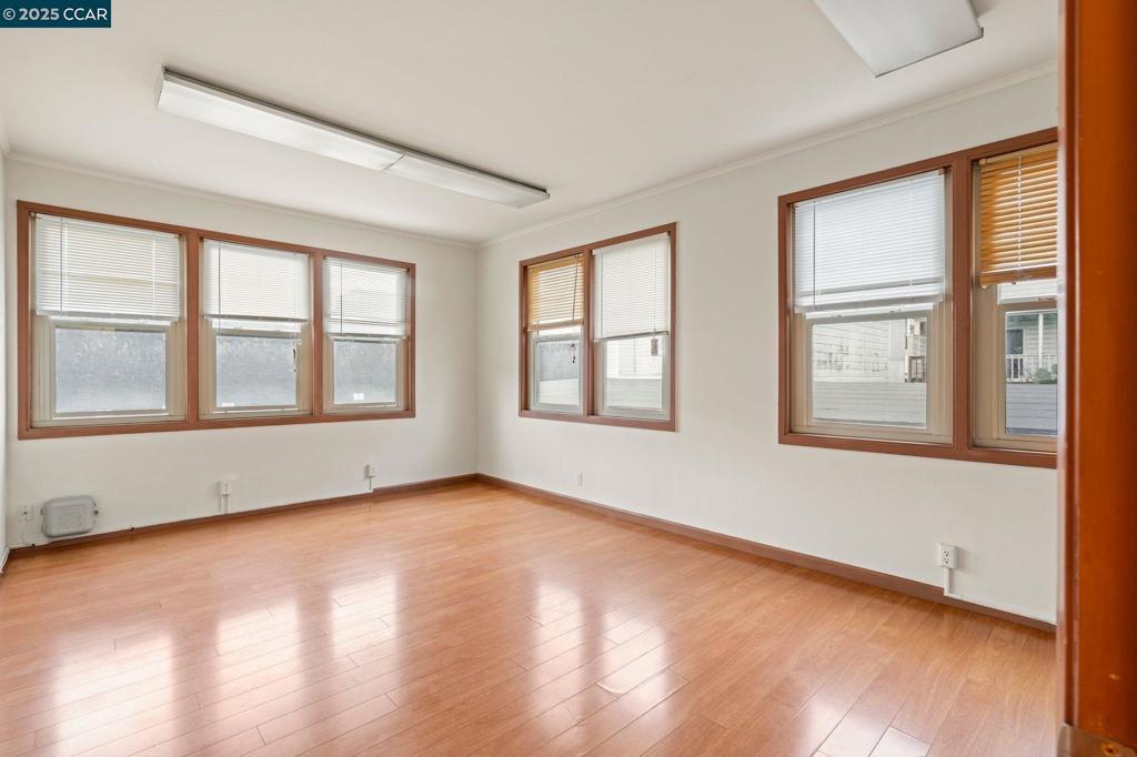 344 Harriet St Property Photo 16