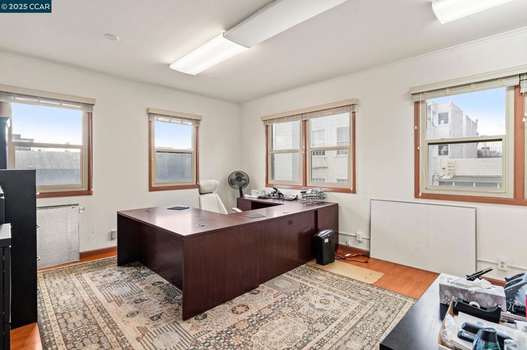 344 Harriet St Property Photo 17