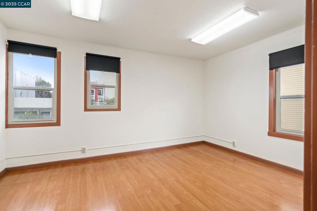 344 Harriet St Property Photo 21