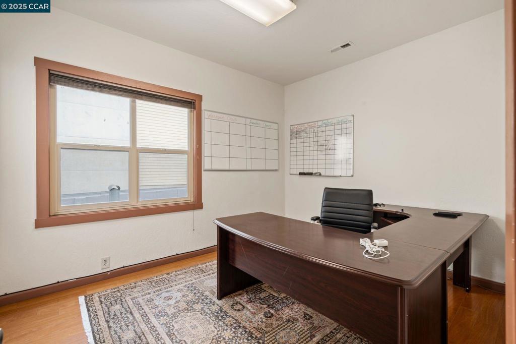 344 Harriet St Property Photo 22
