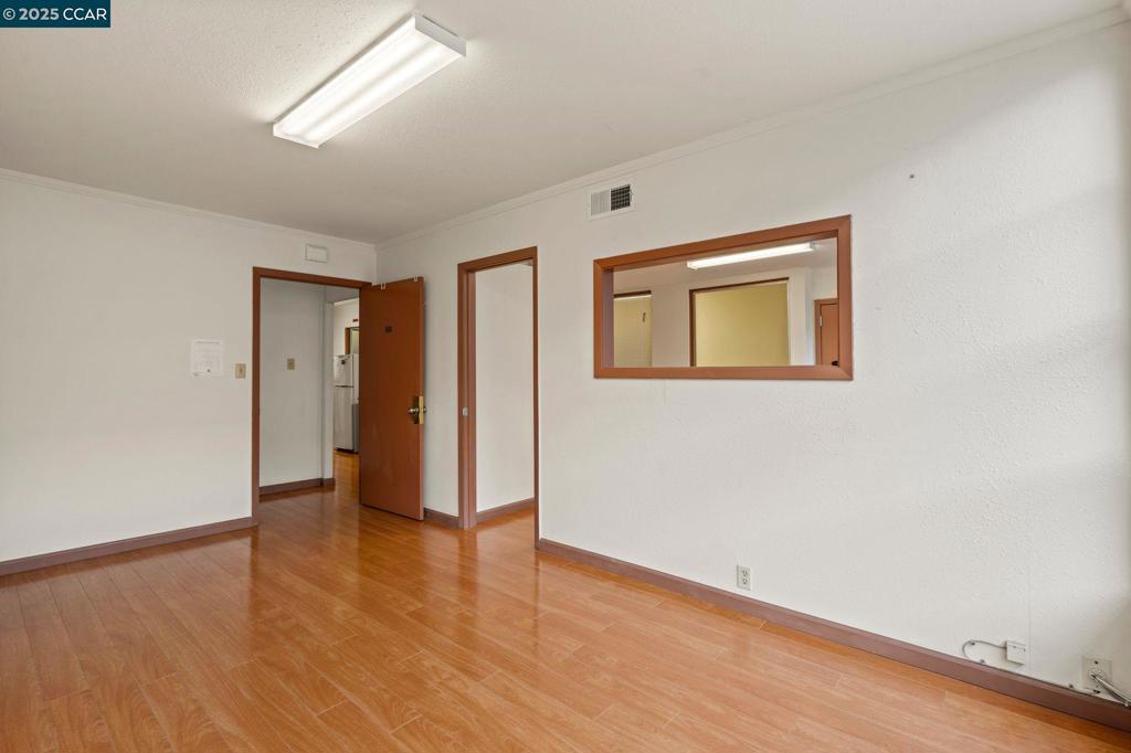 344 Harriet St Property Photo 24