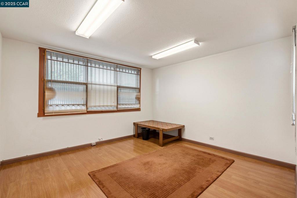 344 Harriet St Property Photo 37
