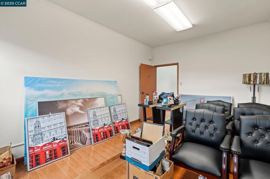 344 Harriet St Property Photo 39